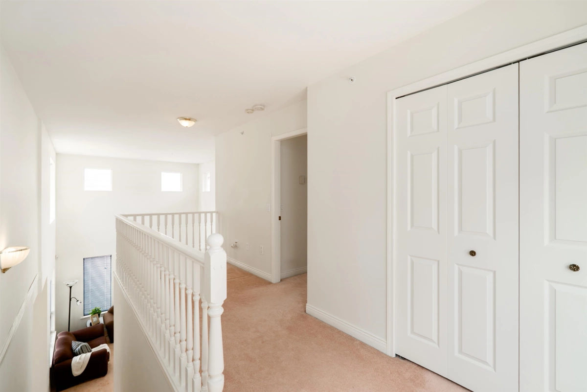 Entry Foyer Photo of 19846 Butternut Lane, Pitt Meadows, BC
