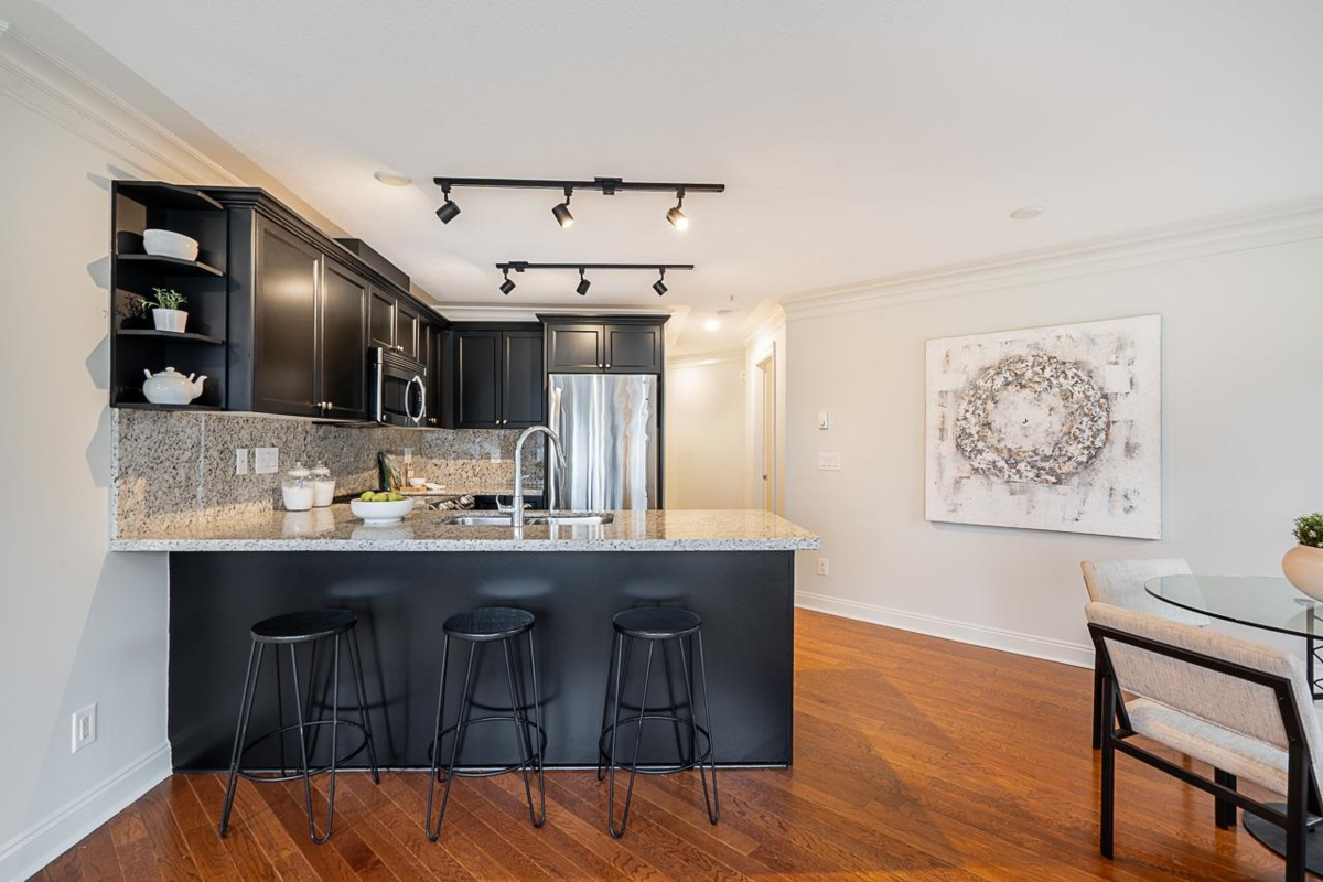 Bedroom 3 Photo of 302 15389 Roper Avenue, White Rock, BC