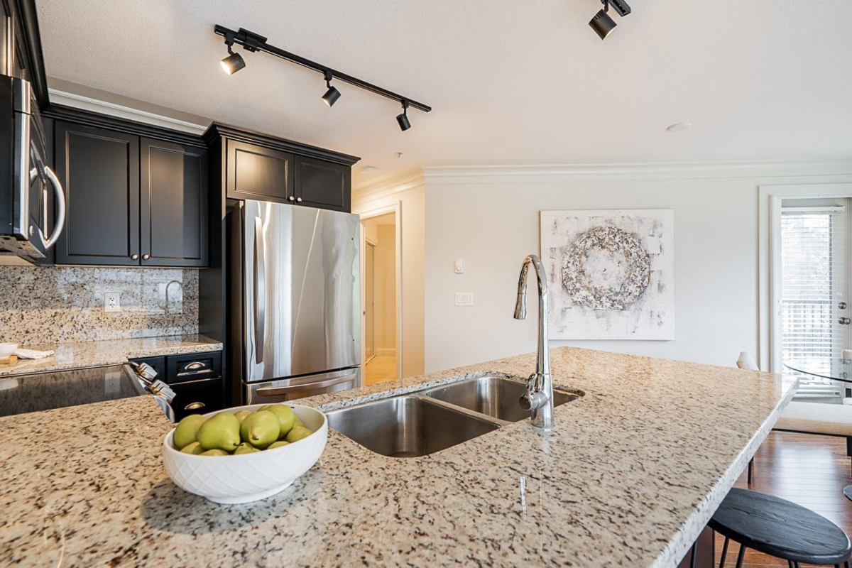 Bedroom 4 Photo of 302 15389 Roper Avenue, White Rock, BC