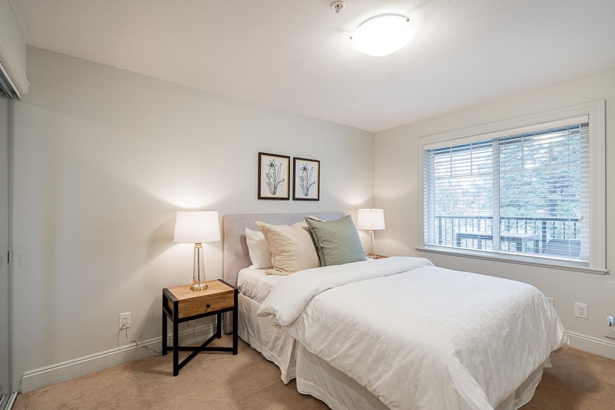 Laundry Room Photo of 302 15389 Roper Avenue, White Rock, BC