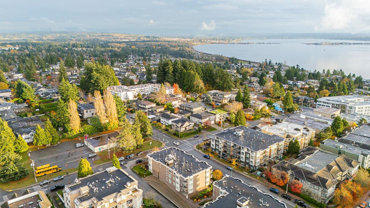 Outdoor Kitchen Photo of 302 15389 Roper Avenue, White Rock, BC