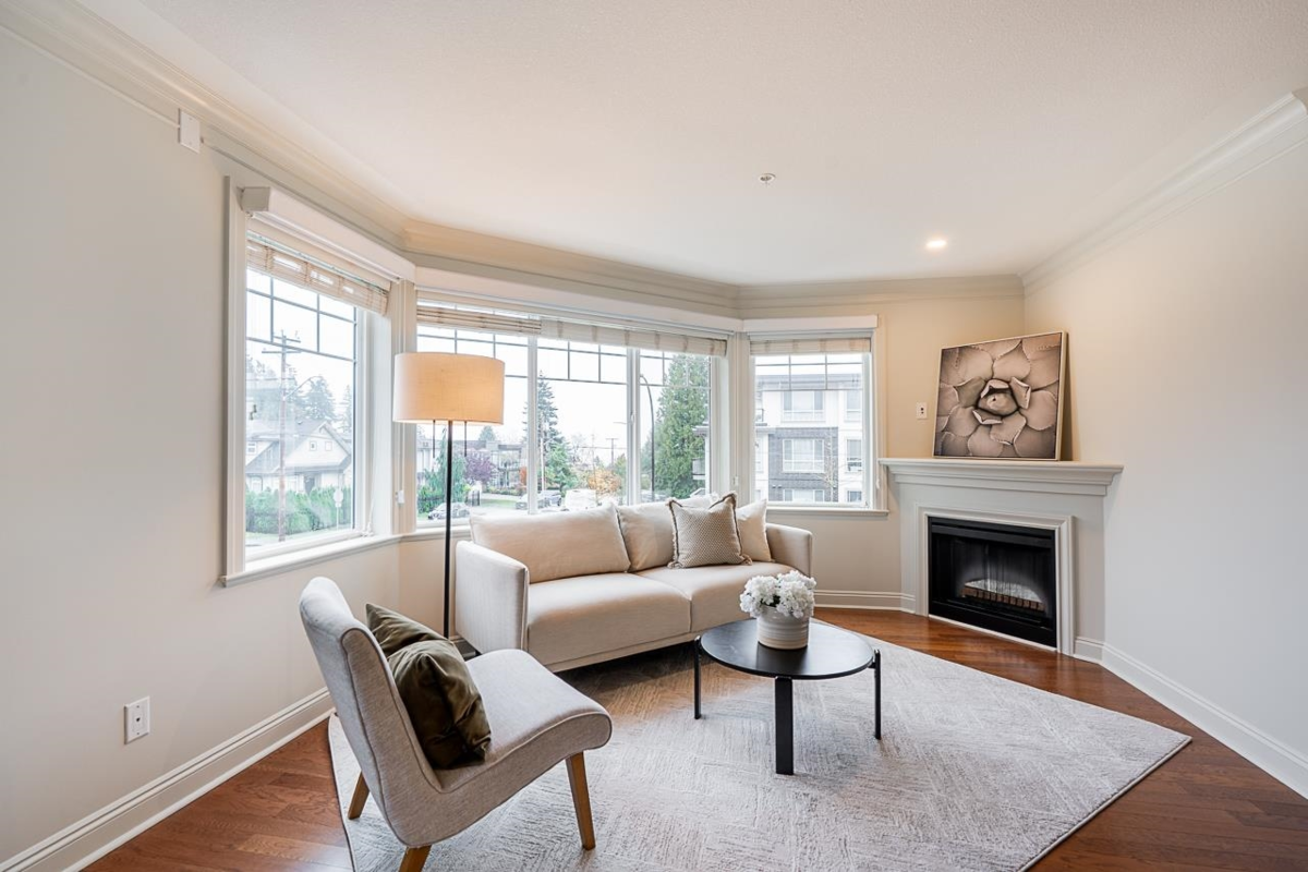 Pantry Photo of 302 15389 Roper Avenue, White Rock, BC