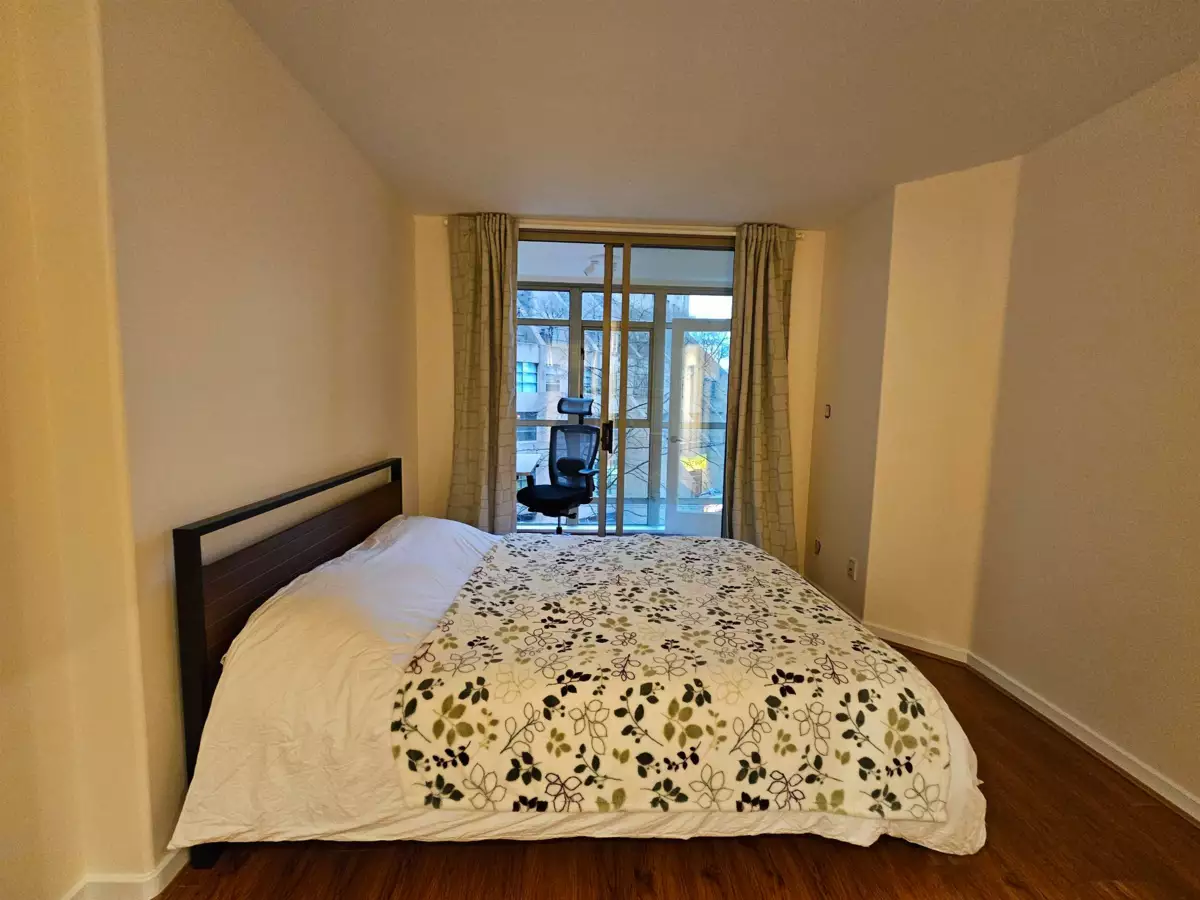 Entry Foyer Photo of 511 819 Hamilton Street, Vancouver, BC