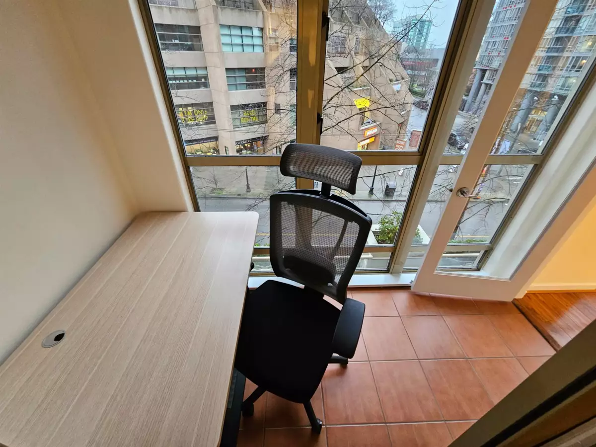 Hallway Photo of 511 819 Hamilton Street, Vancouver, BC