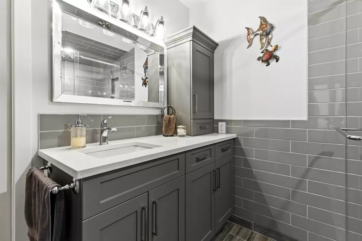 Entry Foyer Photo of 173 First Avenue, Cultus Lake, BC