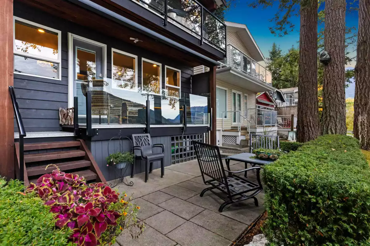 Front Yard Photo of 173 First Avenue, Cultus Lake, BC