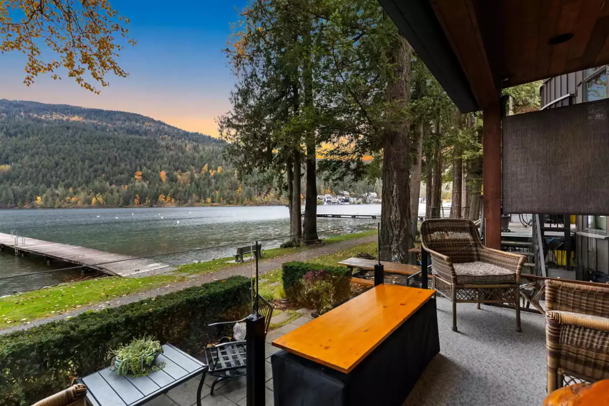 Outdoor Deck Photo of 173 First Avenue, Cultus Lake, BC