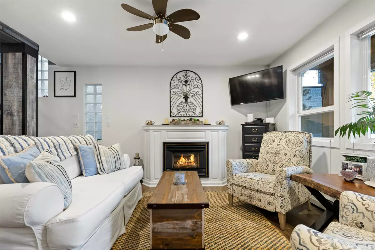 Primary Bedroom Photo of 173 First Avenue, Cultus Lake, BC