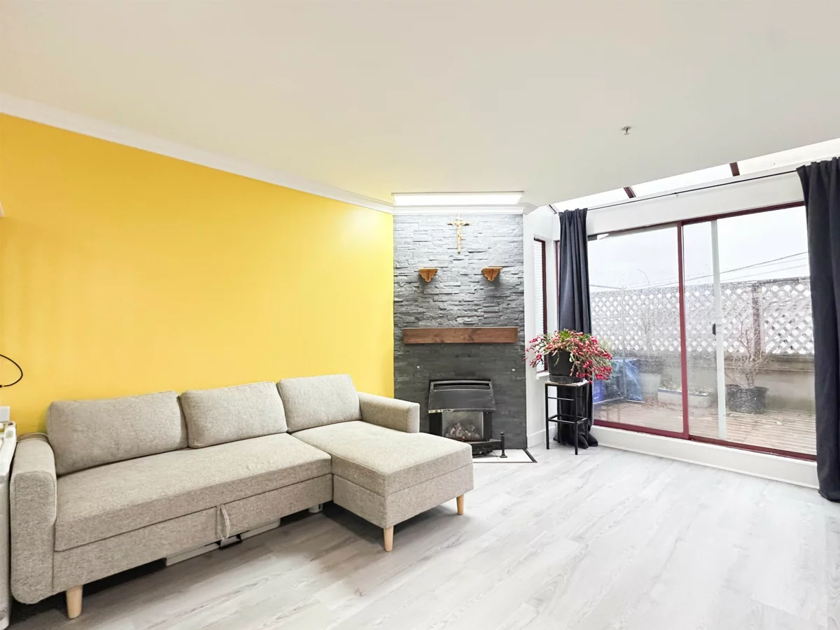 Breakfast Nook Photo of 211 22356 Mcintosh Avenue, Maple Ridge, BC