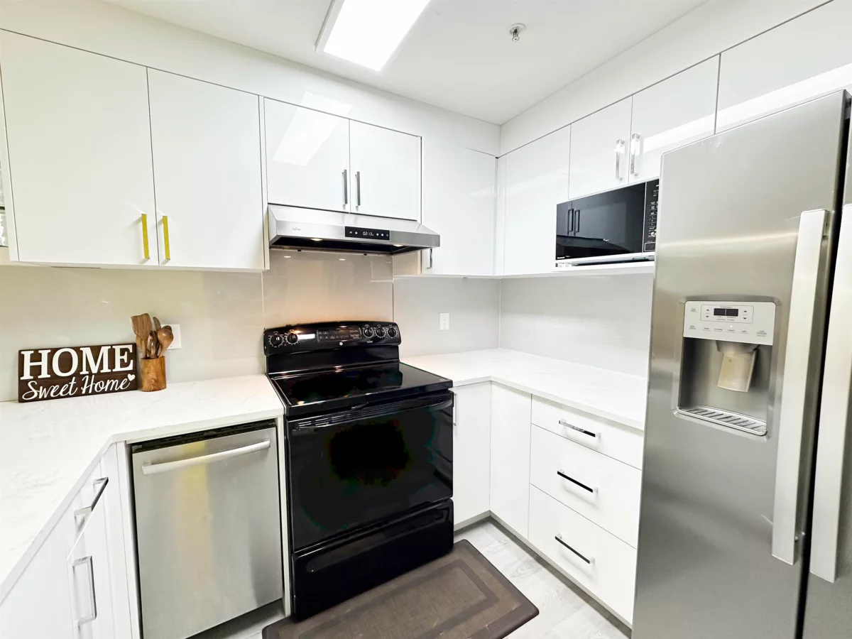 Dining Area Photo of 211 22356 Mcintosh Avenue, Maple Ridge, BC
