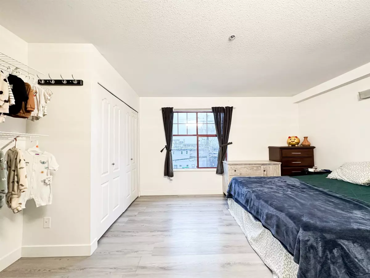 Entry Foyer Photo of 211 22356 Mcintosh Avenue, Maple Ridge, BC