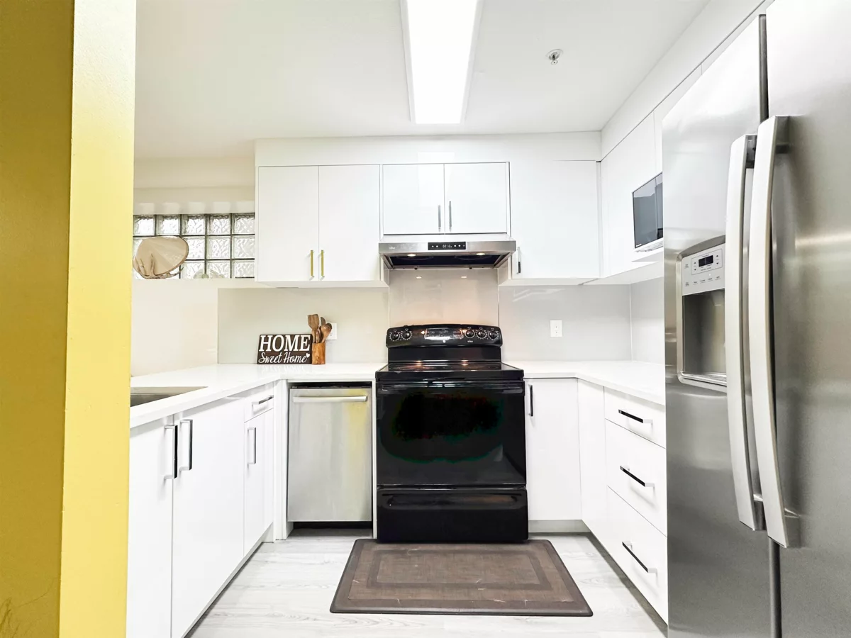 Kitchen Photo of 211 22356 Mcintosh Avenue, Maple Ridge, BC