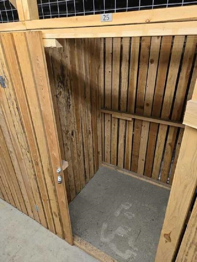 Entry Foyer Photo of 415 2565 Campbell Avenue, Abbotsford, BC