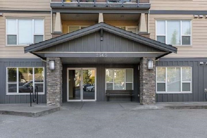 Living Room Photo of 415 2565 Campbell Avenue, Abbotsford, BC