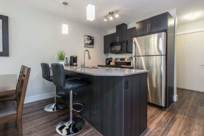 Kitchen Island Photo of 415 2565 Campbell Avenue, Abbotsford, BC