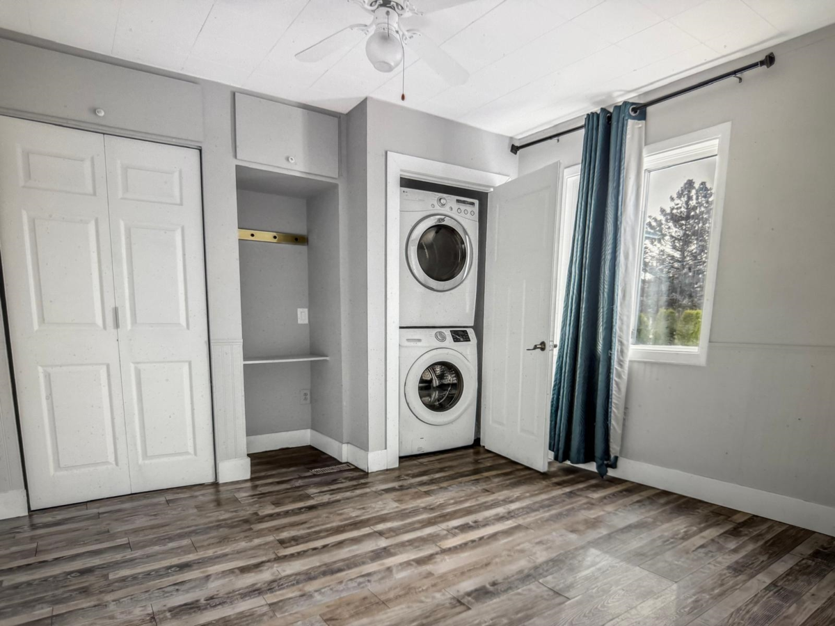 Family Room Photo of 14782 107a Avenue, Surrey, BC