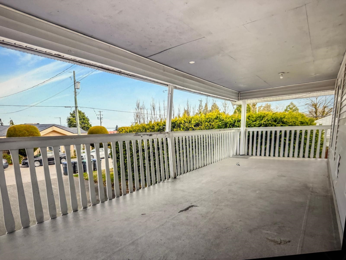 Primary Bathroom Photo of 14782 107a Avenue, Surrey, BC