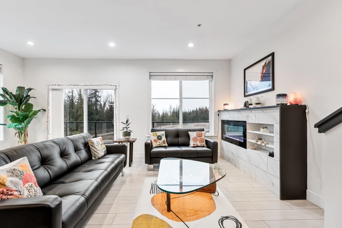 Kitchen Island Photo of 9 21150 76a Avenue, Langley, BC