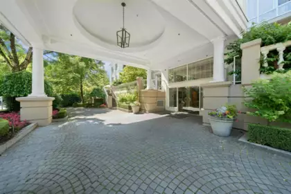 Front Yard Photo of 216 5735 Hampton Place, Vancouver, BC