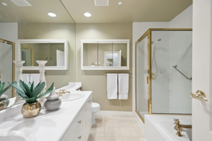 Powder Room Photo of 216 5735 Hampton Place, Vancouver, BC