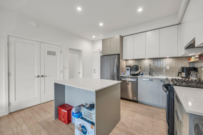 Kitchen Island Photo of 325 13788 76 Avenue, Surrey, BC