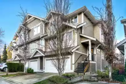 32 7059 210 Street, Langley, BC, Langley — Townhouse for sale