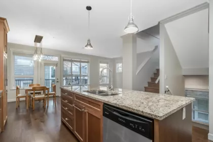 32 7059 210 Street, Langley, BC, Langley — Townhouse for sale