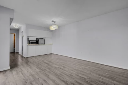 Laundry Room Photo of 303 458 E 44th Avenue, Vancouver, BC
