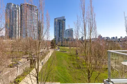 Outdoor Kitchen Photo of 301 638 Beach Crescent, Vancouver, BC