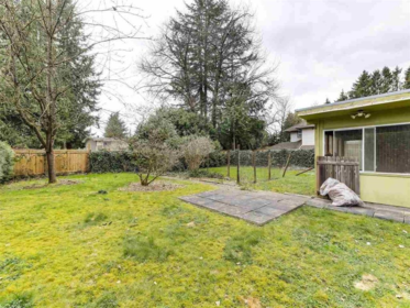 Kitchen Island Photo of 20994 Lougheed Highway, Maple Ridge, BC