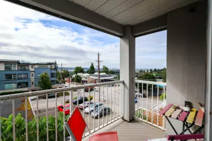 Kitchen Photo of 206 723 Twelfth Street, New Westminster, BC