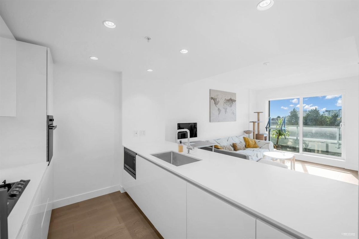 Dining Area Photo of 604 5766 Gilbert Road, Richmond, BC