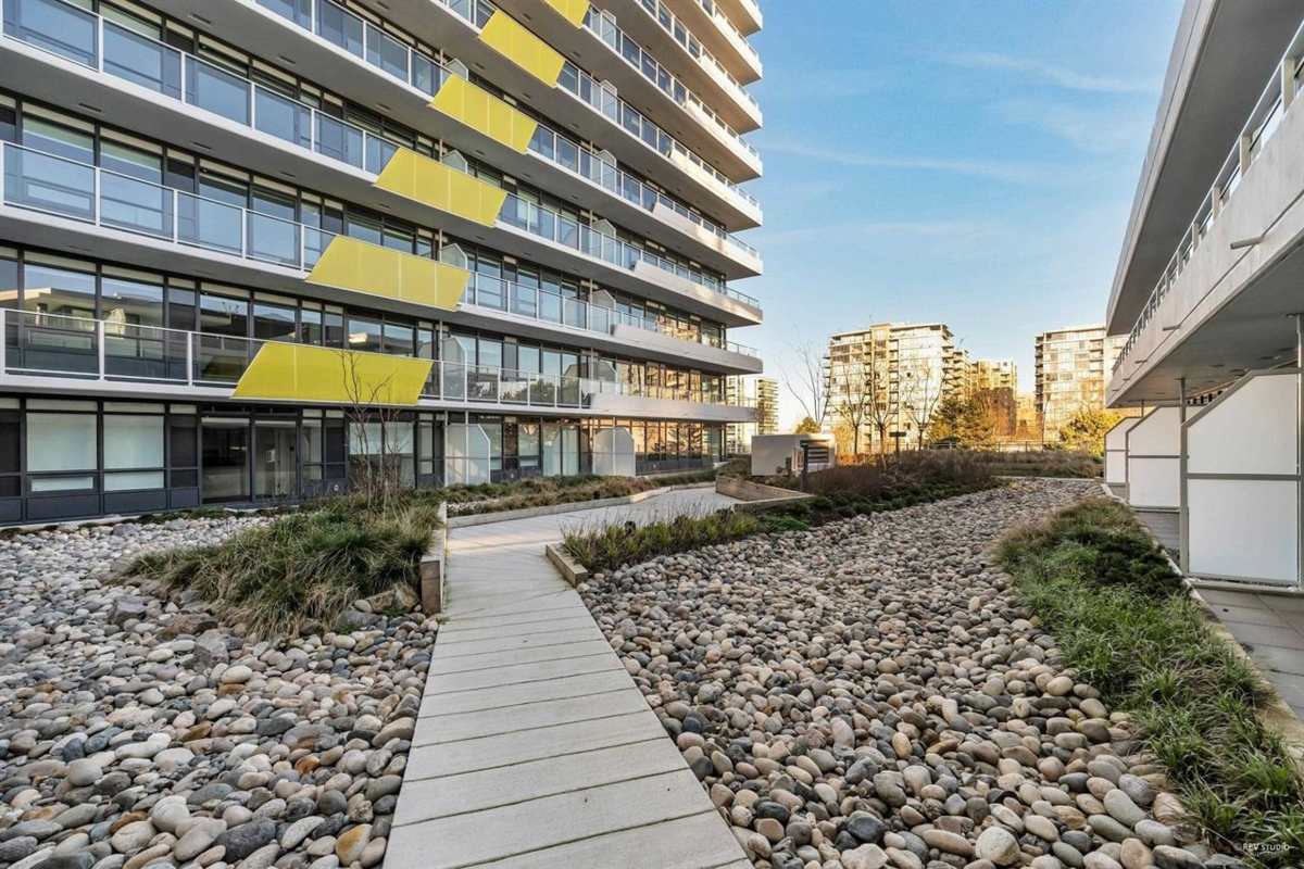 Garden / Landscaping Photo of 604 5766 Gilbert Road, Richmond, BC