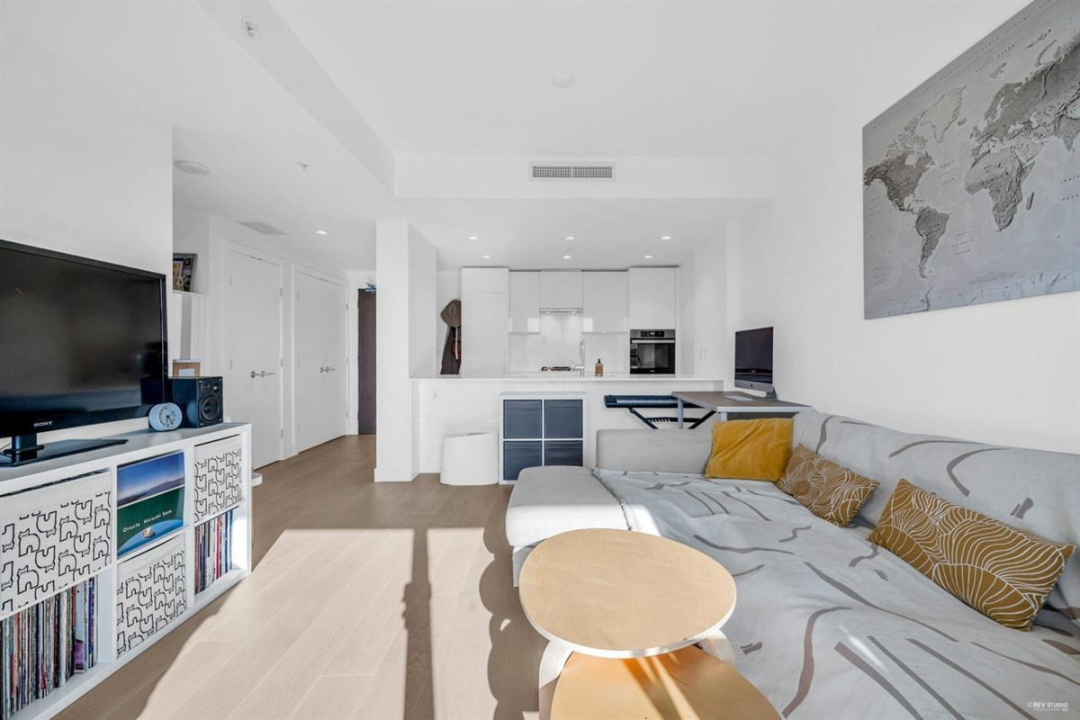 Kitchen Island Photo of 604 5766 Gilbert Road, Richmond, BC