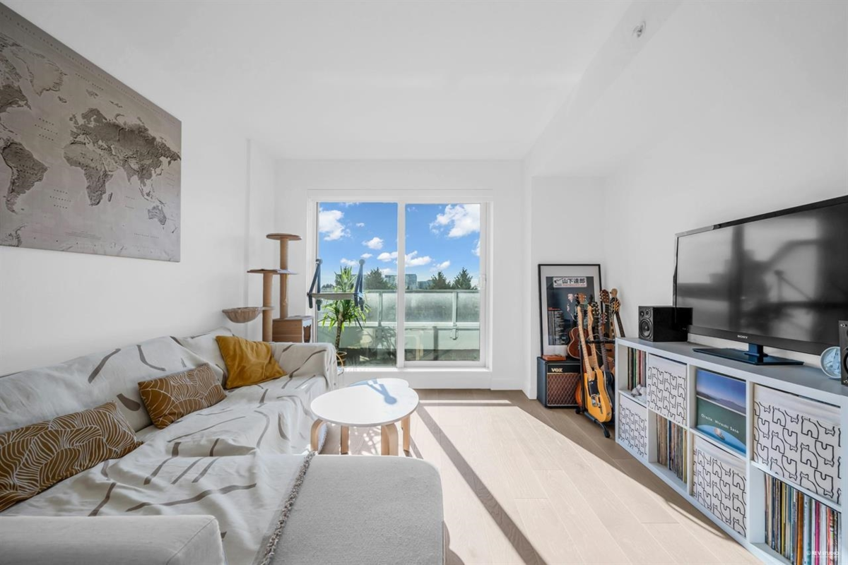 Kitchen Photo of 604 5766 Gilbert Road, Richmond, BC