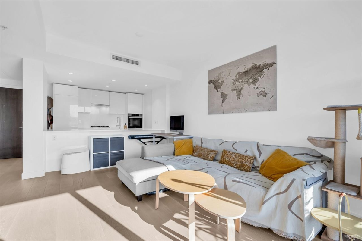 Primary Bathroom Photo of 604 5766 Gilbert Road, Richmond, BC