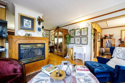 Basement Recreation Room Photo of 368 E Kings Road, North Vancouver, BC