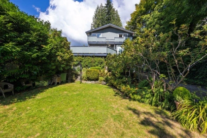 368 E Kings Road, North Vancouver, BC