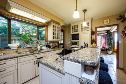 Kitchen Island Photo of 368 E Kings Road, North Vancouver, BC