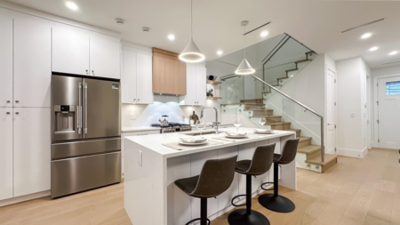 Breakfast Nook Photo of 3929 Forest Street, Burnaby, BC