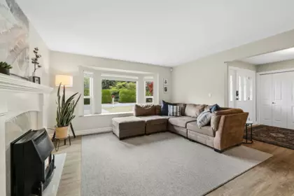 Breakfast Nook Photo of 25160 58 Avenue, Langley, BC