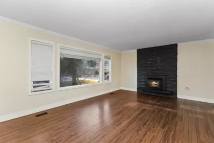 Walk-In Closet Photo of 34309 Green Avenue, Abbotsford, BC
