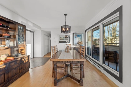 Breakfast Nook Photo of 101 15041 Prospect Avenue, White Rock, BC