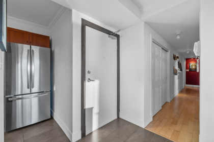 Powder Room Photo of 101 15041 Prospect Avenue, White Rock, BC