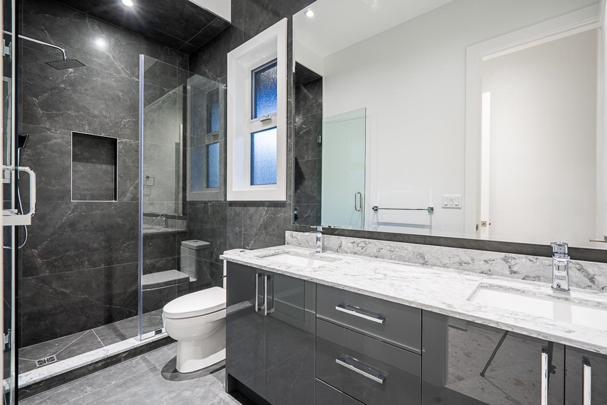 Basement Recreation Room Photo of 13528 14 Avenue, Surrey, BC