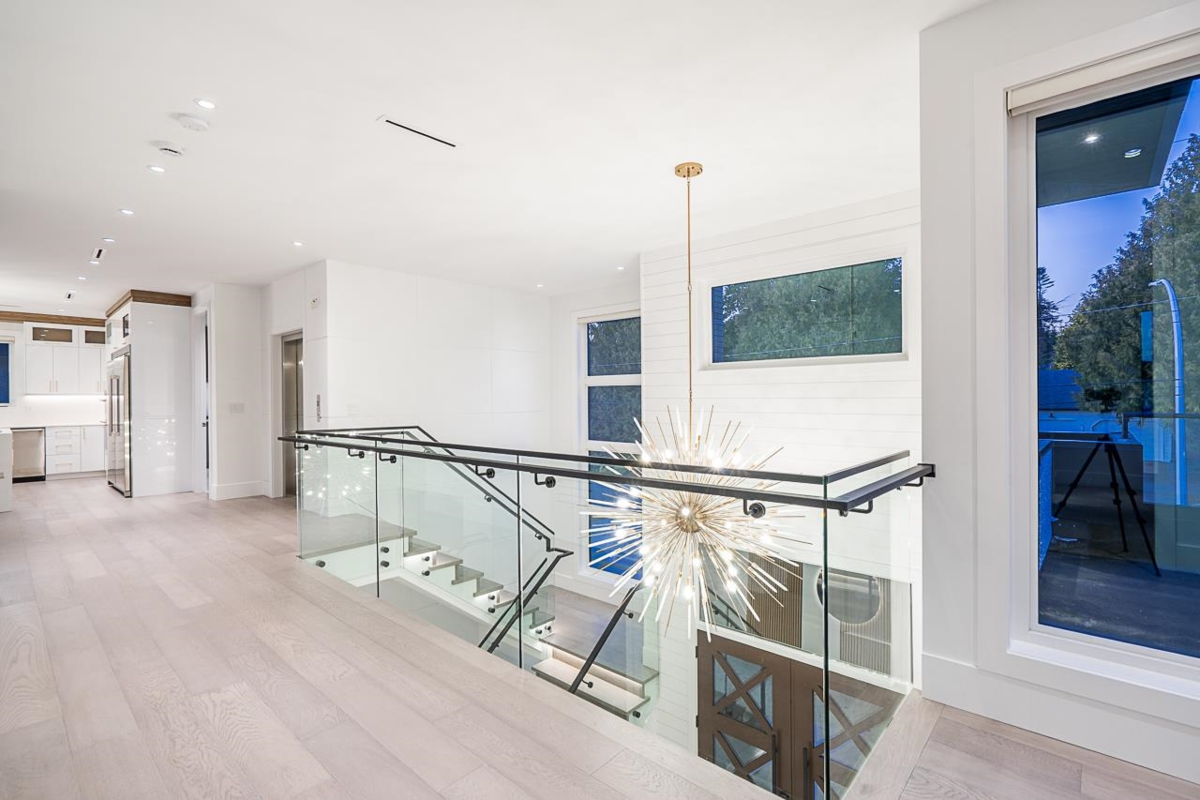 Kitchen Photo of 13528 14 Avenue, Surrey, BC