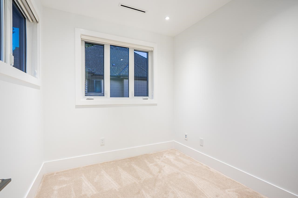 Powder Room Photo of 13528 14 Avenue, Surrey, BC