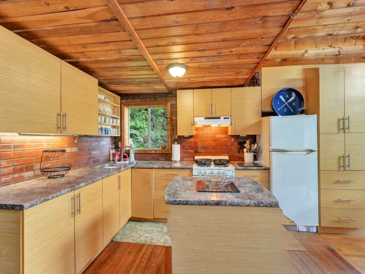 Breakfast Nook Photo of BLK A DL 492 Cascade Bay, Harrison Hot Springs, BC