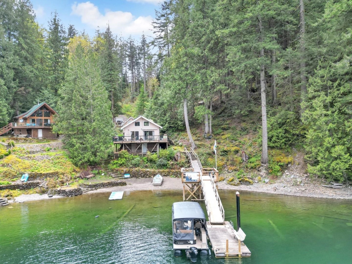 Living Room Photo of BLK A DL 492 Cascade Bay, Harrison Hot Springs, BC
