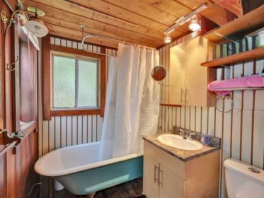Laundry Room Photo of BLK A DL 492 Cascade Bay, Harrison Hot Springs, BC